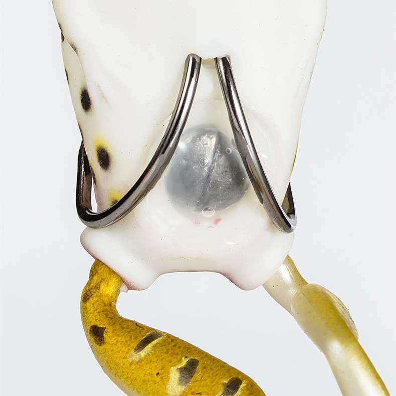 5 pcs 8g soft frog baits with frog legs